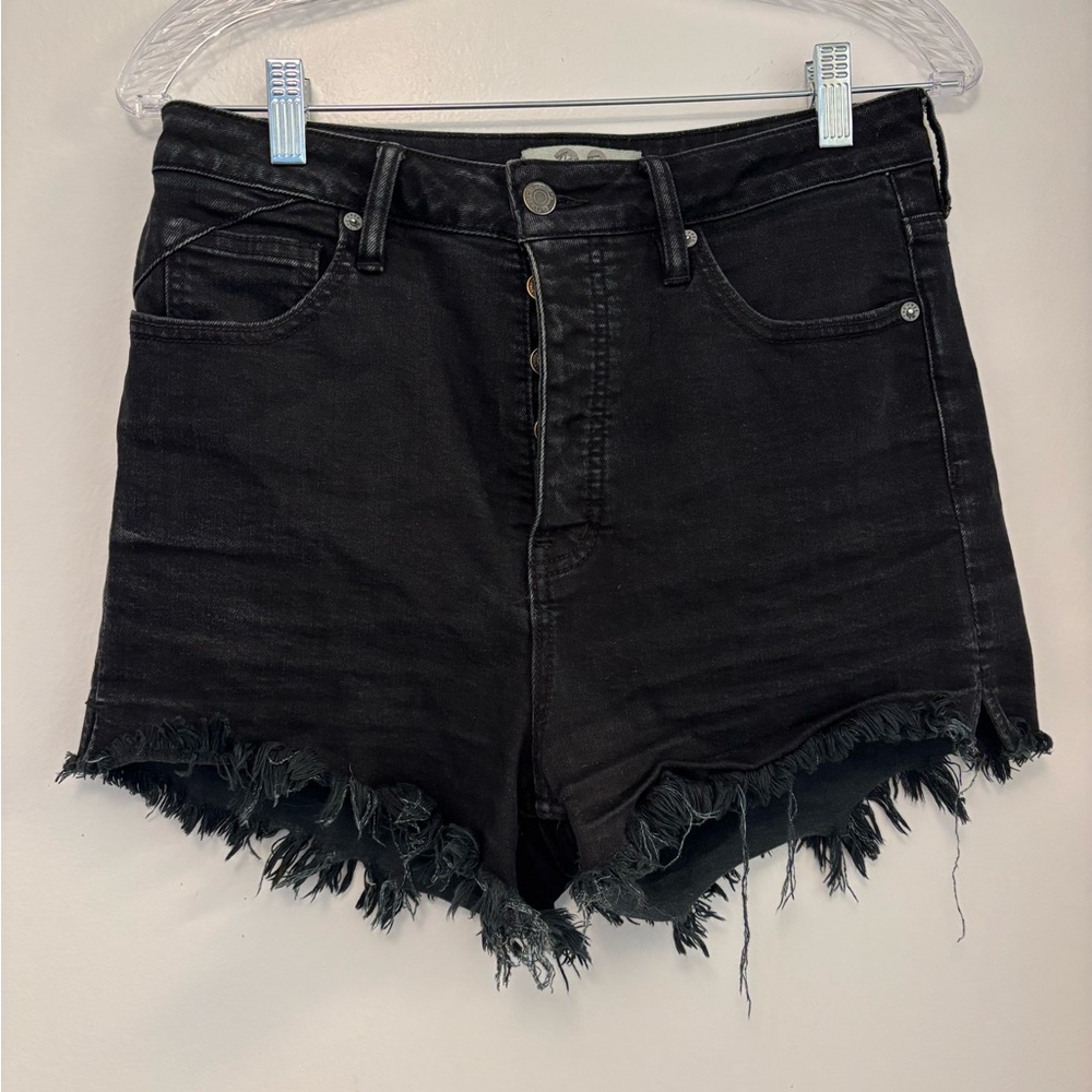 We The Free curvy Black Frayed Hem Women's Denim Shorts high rise 28